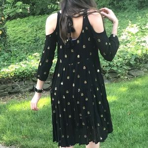 HP 🎊🎉🎈📣. NWOT Free people exposed shoulders Vintage dress